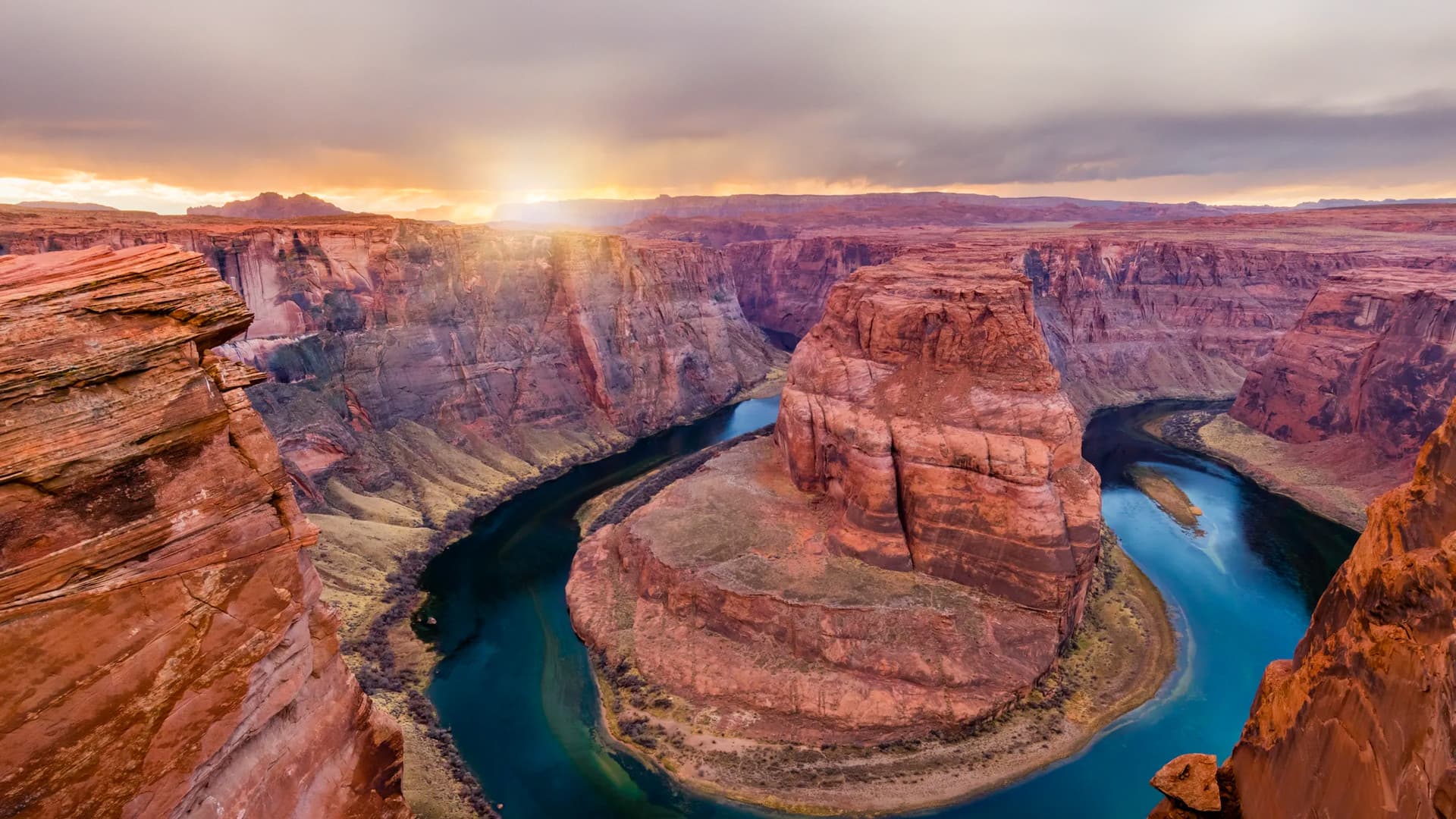 Stunning landscape photo print - Horseshoe Bend canyon at sunset